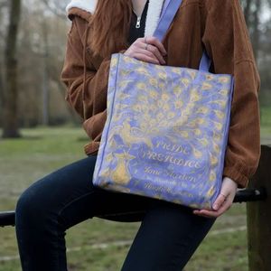 BOLSO DE MANO MORADO DE JANE AUSTEN PRIDE AND PREJUDICE